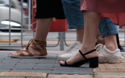 NP | Podólogos de Andalucía advierten de la importancia de adaptar progresivamente el calzado de otoño para evitar lesiones en los pies